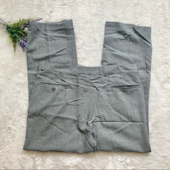 VINTAGE Gray Flat Front Dress Pants by Farah - Picture 4 of 4
